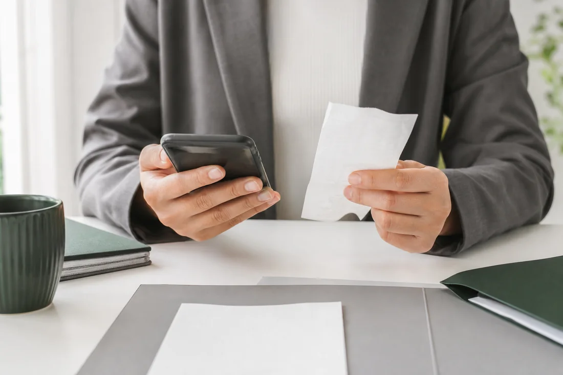 Análise de comprovante de compra e atendimento ao consumidor
